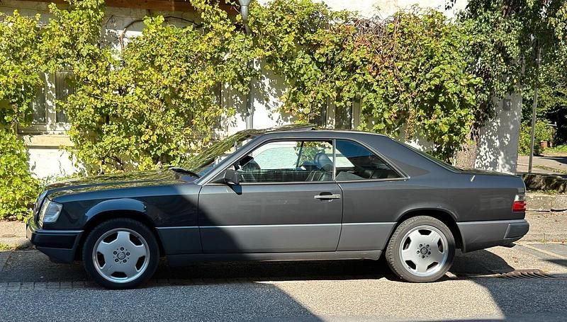 Gebraucht Mercedes E300 AMG 179 PS (131 kW) 1989 Grau Coupé