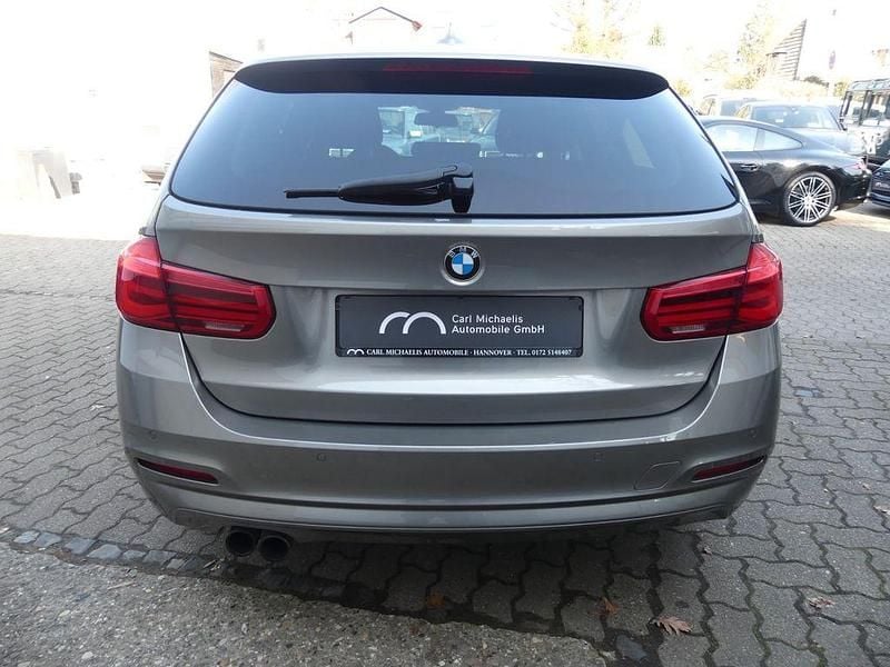 Gebraucht BMW 320 Advantage 184 PS (135 kW) 2017 Silber Kombi