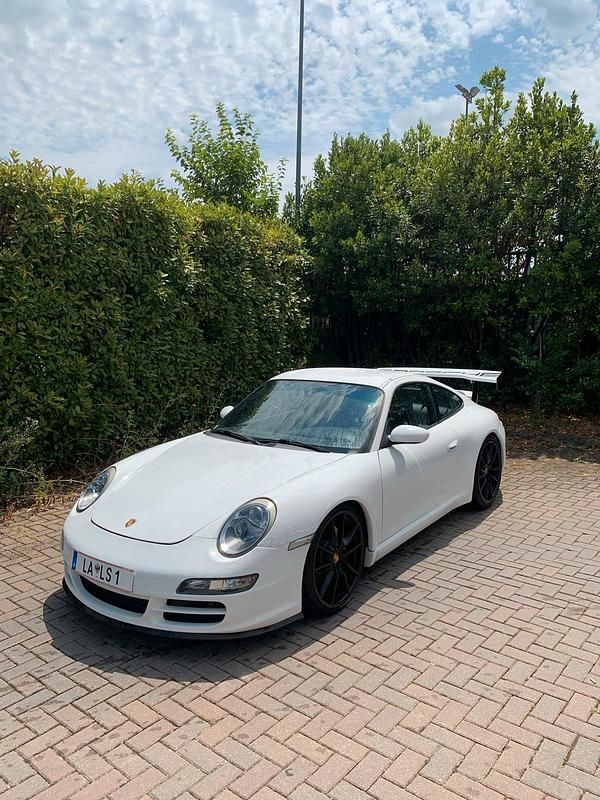 Weiß Gebraucht 1998 Porsche 911 Coupé | 41.000 € - Bild 1/4