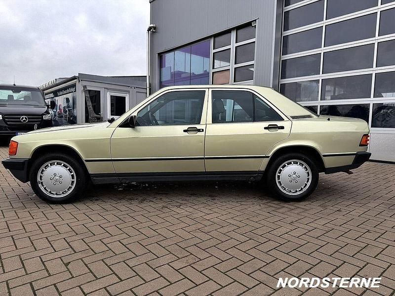 Gebraucht Mercedes 190 1986 Helles mintgrün Limousine