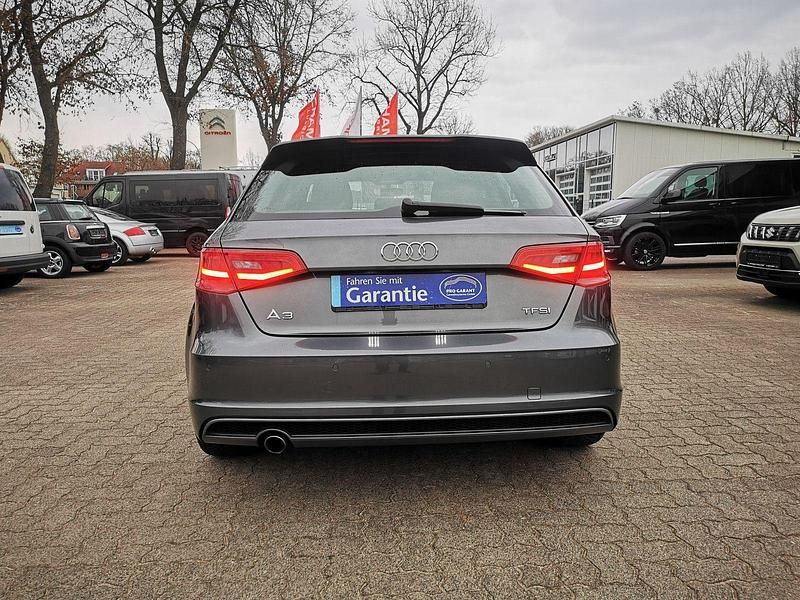 Gebraucht Audi A3 Exclusive 110 PS (80 kW) 2015 Grau Limousine