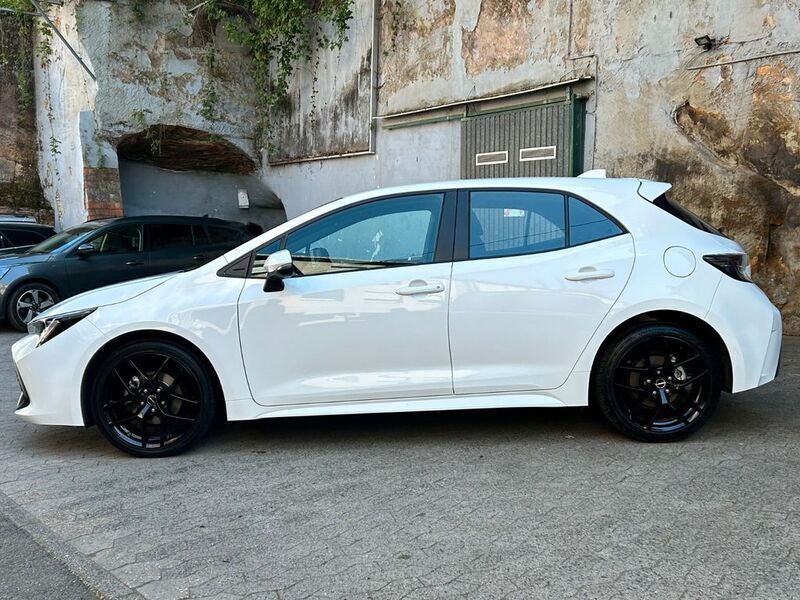 Weiß Gebraucht 2019 Toyota Corolla Basis Limousine | 13.600 € (Guter Preis) - Bild 1/4