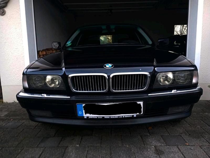 Blau Gebraucht 1997 BMW 850 Coupé | 8.999 € - Bild 1/4