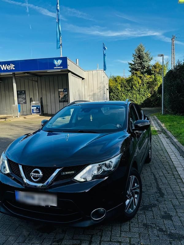 Violet Gebraucht 2014 Nissan Qashqai Tekna SUV | 11.500 € (Teuer) - Bild 1/4