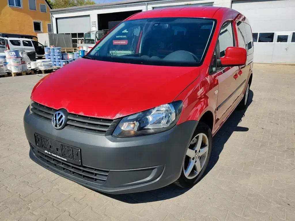 Second-hand VW Caddy 102 CP (75 kW) 2013 Roșu Monovolum
