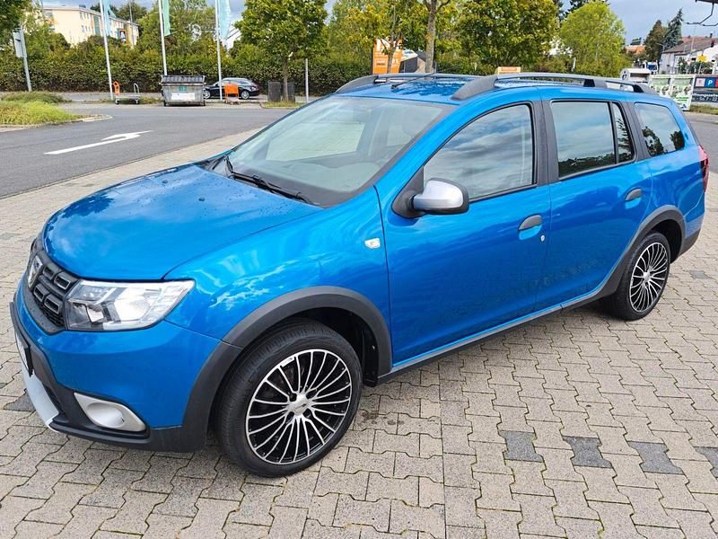 Blau Gebraucht 2018 Dacia Logan MCV Stepway Kombi | 11.500 € (Teuer) - Bild 1/4