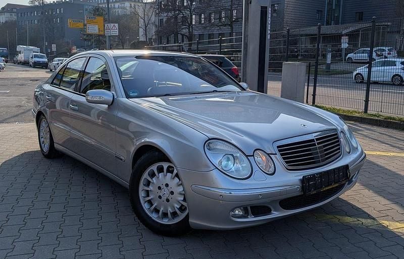Gebraucht Mercedes E350 Elegance 272 PS (200 kW) 2005 Silber Limousine