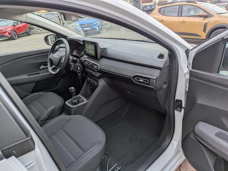 Neu Dacia Sandero Expression 91 PS (66 kW) 2025 Weiß Limousine