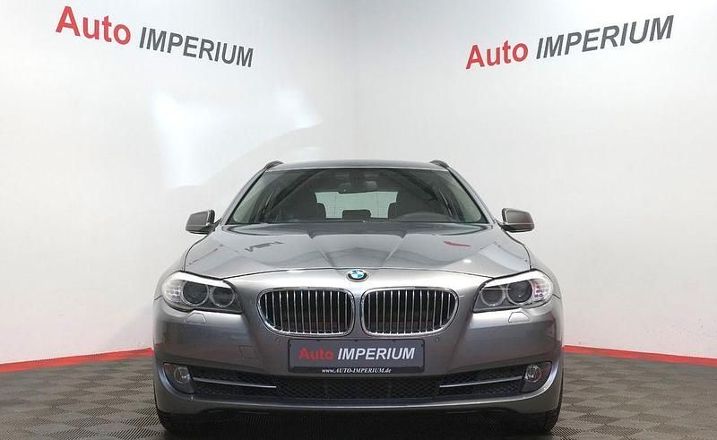 Gebraucht BMW 525 Sport Line 218 PS (160 kW) 2013 Grau Limousine