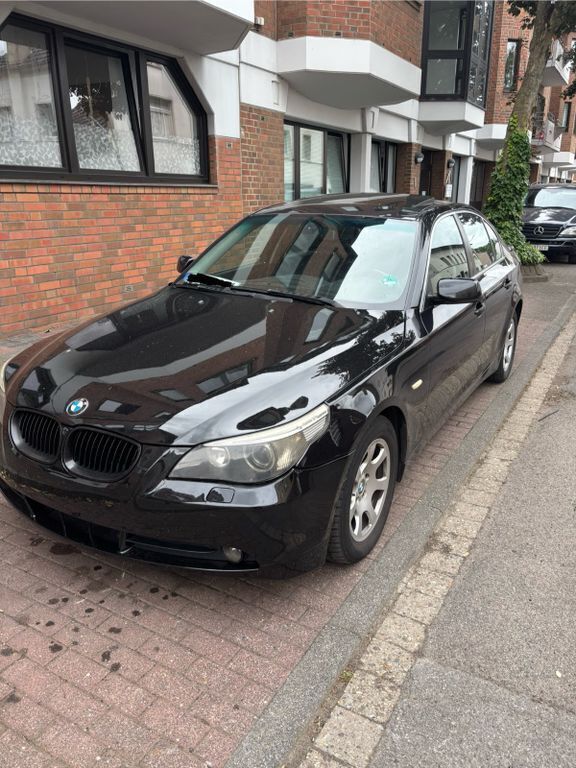 Schwarz Gebraucht 2004 BMW 520 Limousine | 3.200 € (Guter Preis) - Bild 1/4