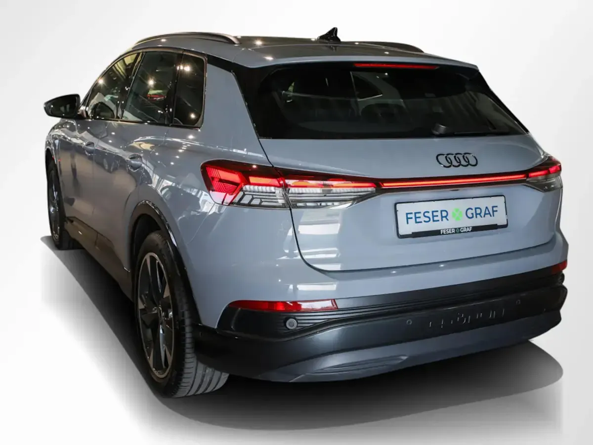 Gebraucht Audi Q4 e-tron S-Line 150 kW (204 PS) 2023 Kieselgrau SUV