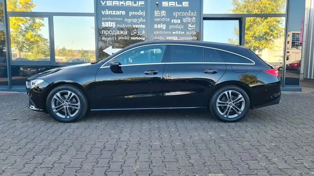 Gebraucht Mercedes CLA200 Shooting Brake 163 PS (119 kW) 2020 Schwarz Kombi