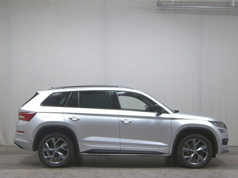 Silber Gebraucht 2021 Skoda Kodiaq SportLine SUV | 29.380 € (Fairer Preis) - Bild 1/4