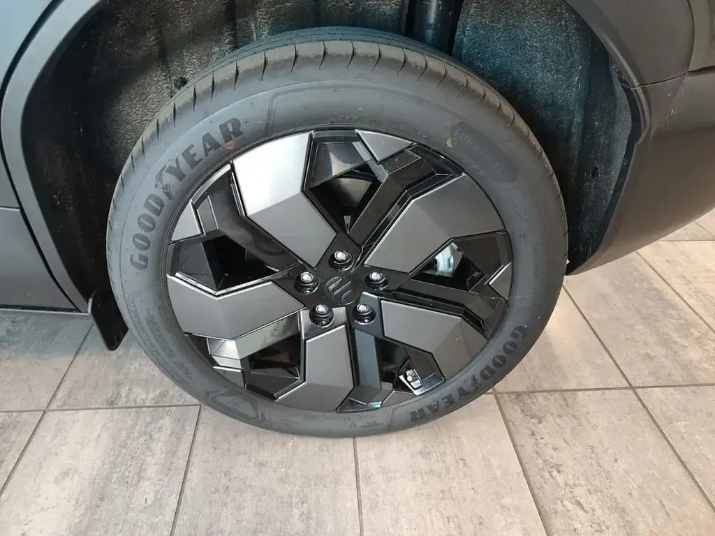 Neu Suzuki e-Vitara Comfort+ 135 kW (184 PS) 2026 Gruen SUV