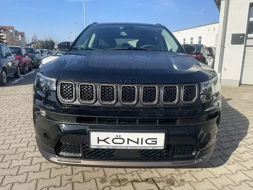 Käytetty Jeep Compass 239 HP (175 kW) 2022 Musta Katumaasturi