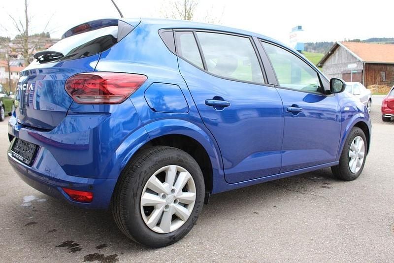 Używany Dacia Sandero Expression 91 KM (66 kW) 2024 Niebieski Sedan/Limuzyna