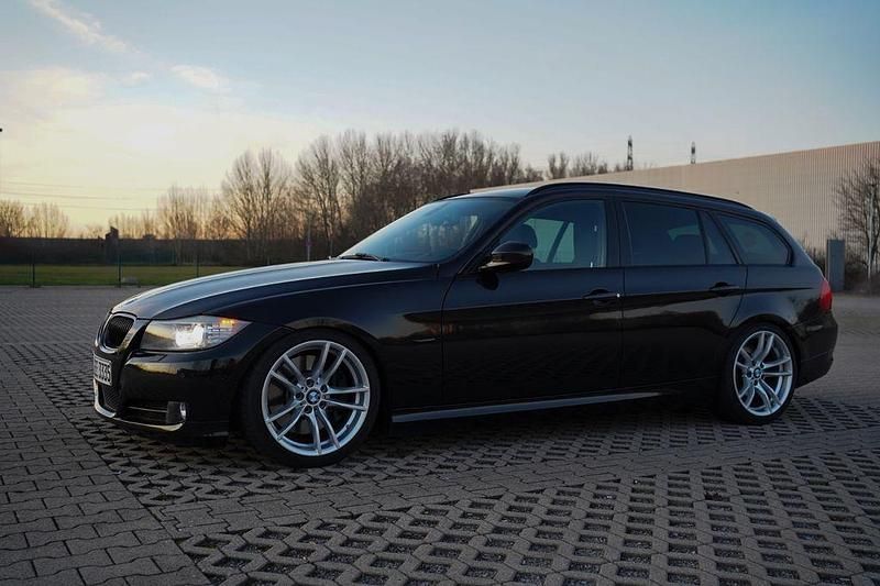 Gebraucht BMW 335 Shadowline 306 PS (225 kW) 2011 Schwarz Kombi