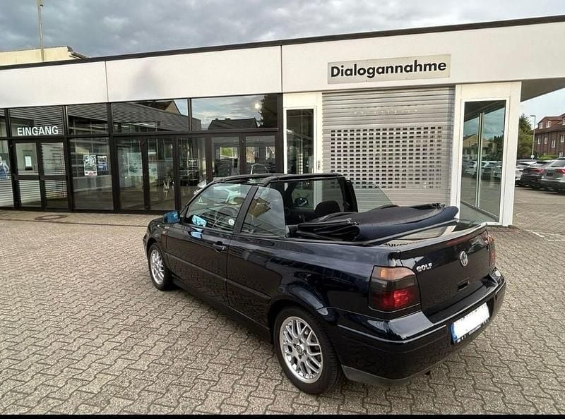 Blau Gebraucht 1999 VW Golf Cabriolet Highline Cabrio | 2.699 € (Guter Preis) - Bild 1/3