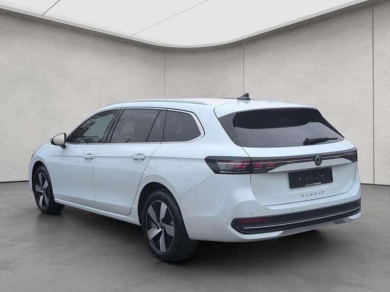 Gebraucht VW Passat Business 150 PS (110 kW) 2026 Weiß Kombi
