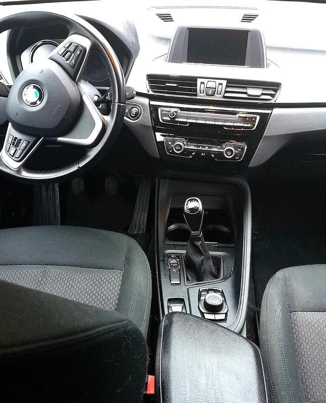 Gebraucht BMW X1 140 PS (102 kW) 2019 Grau SUV