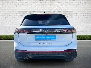 Gebraucht VW Tiguan R-line 150 PS (110 kW) 2024 Weiß SUV