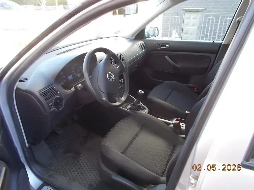 Używany VW Golf IV 75 KM (55 kW) 2002 Srebrny Sedan/Limuzyna