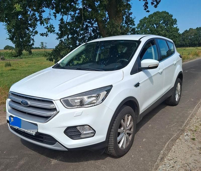 Gebraucht Ford Kuga Cool & Connect 121 PS (88 kW) 2019 Weiß SUV