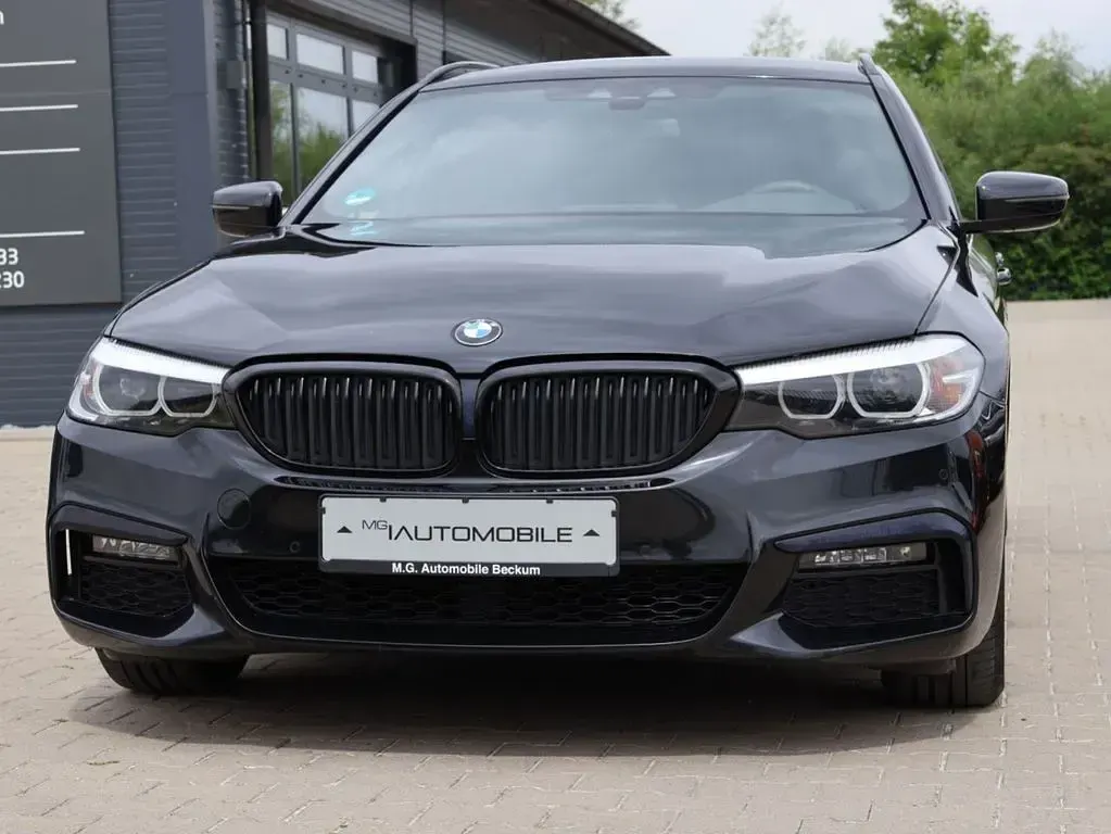 Gebraucht BMW 530 M Sport 252 PS (185 kW) 2019 Black sapphire metallic Kombi