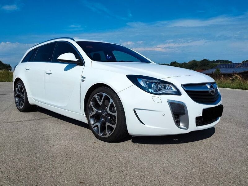 Weiß Gebraucht 2017 Opel Insignia OPC Kombi | 22.999 € - Bild 1/4
