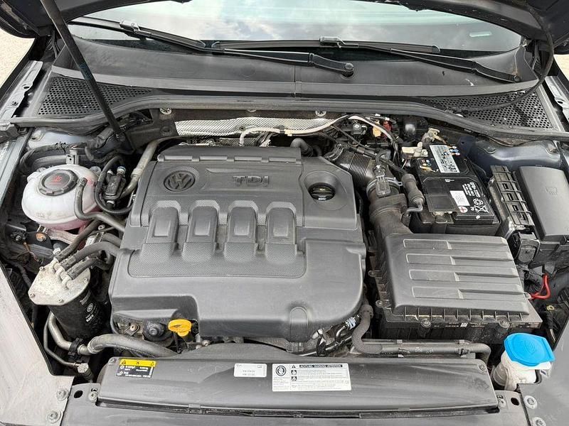 Second-hand VW Passat 120 CP (88 kW) 2019 Gri Break