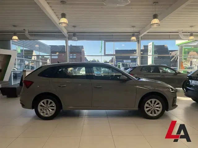Gebraucht Skoda Scala Selection 116 PS (85 kW) 2024 Grau Kleinwagen