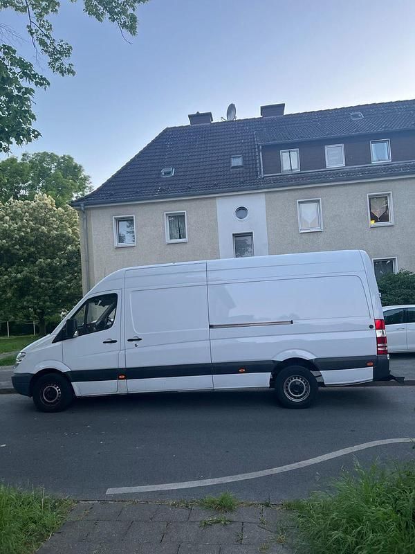 Weiß Gebraucht 2013 Mercedes 220 Van / Kleinbus | 12.000 € - Bild 1/4