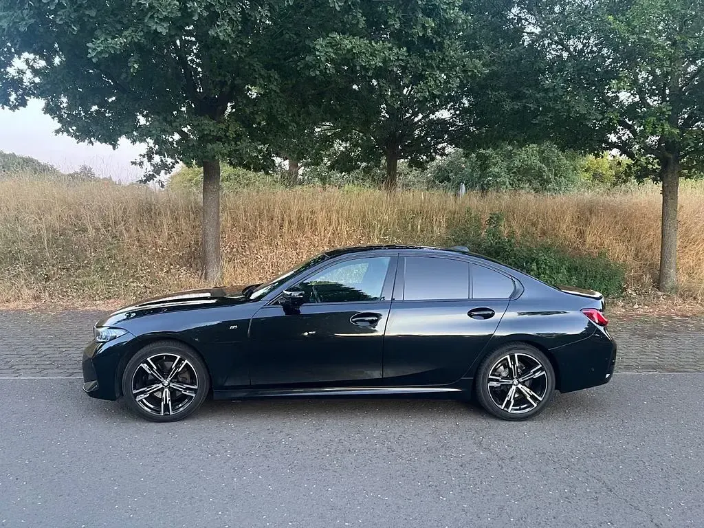 Gebraucht BMW 320 M Sport 190 PS (139 kW) 2024 Schwarz Limousine