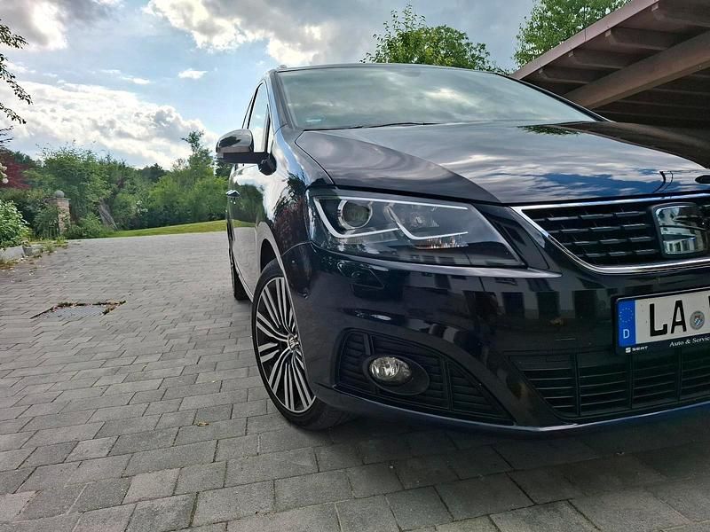 Schwarz Gebraucht 2025 Seat Alhambra Van / Kleinbus | 25.699 € - Bild 1/4