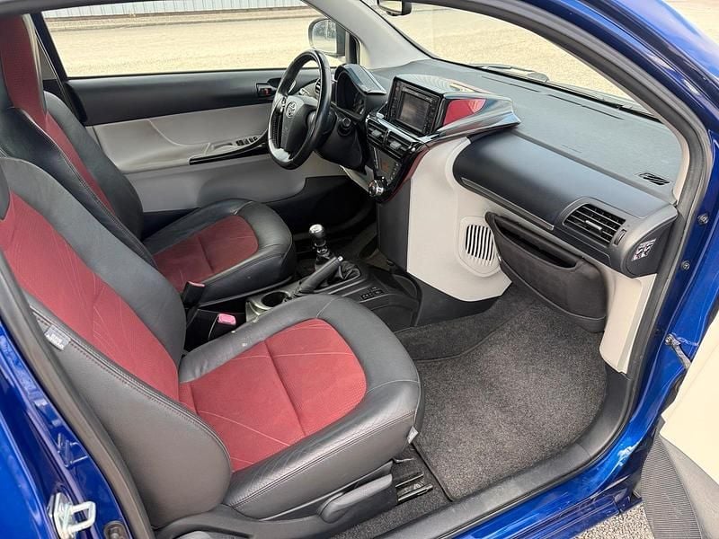 Gebraucht Toyota iQ 98 PS (72 kW) 2010 Blau Kleinwagen