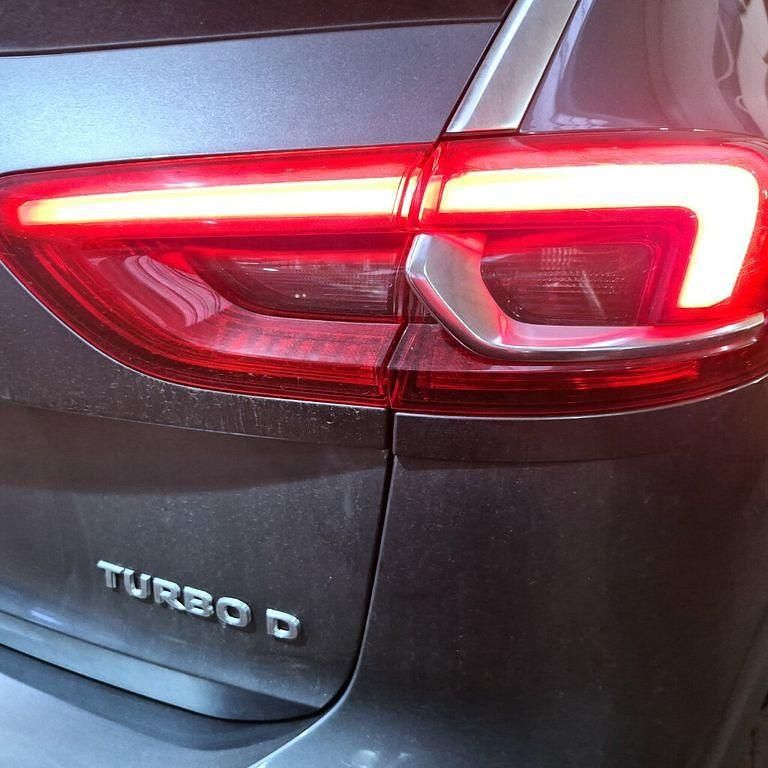 Grau Gebraucht 2018 Opel Insignia Limousine | 7.900 € (Guter Preis) - Bild 1/4