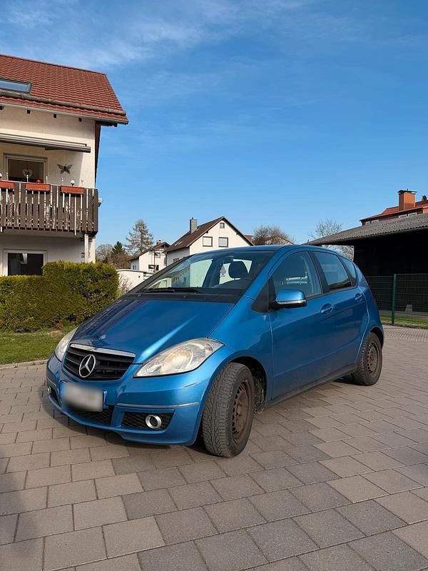 Gebraucht Mercedes A180 106 PS (77 kW) 2009 Blau Kleinwagen