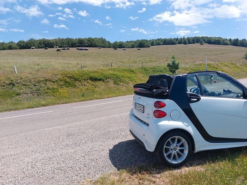 Gebraucht Smart ForTwo Cabrio Passion 71 PS (52 kW) 2012 Weiß Cabrio