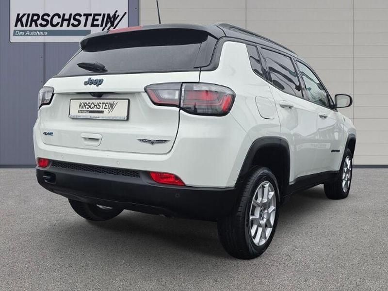 Gebraucht Jeep Compass Trailhawk 241 PS (177 kW) 2023 Weiss SUV