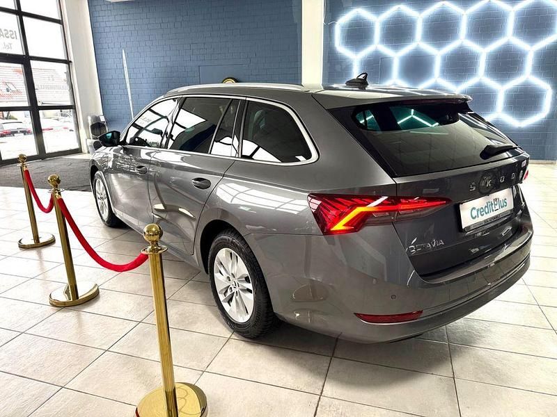 Gebraucht Skoda Octavia Ambition 150 PS (110 kW) 2023 Grau Kombi
