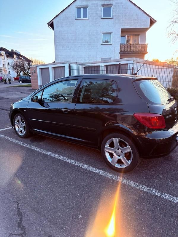 Gebraucht Peugeot 307 131 PS (96 kW) 2003 Schwarz Kleinwagen