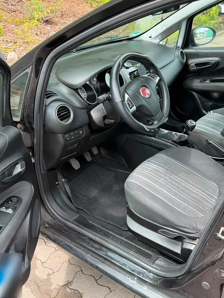 Gebraucht Fiat Punto 77 PS (56 kW) 2011 Schwarz Kleinwagen