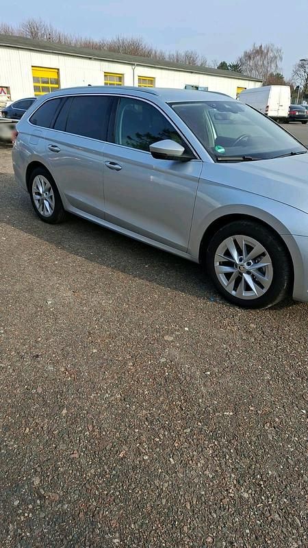 Gebraucht Skoda Octavia 150 PS (110 kW) 2021 Silber Kombi