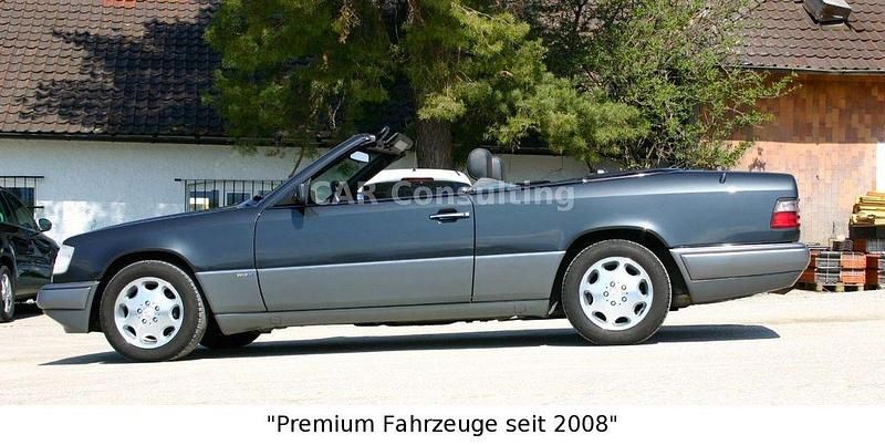 Gebraucht Mercedes E220 150 PS (110 kW) 1997 Schwarz Cabrio
