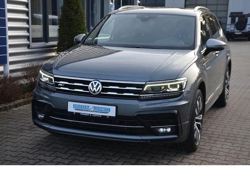 Gebraucht VW Tiguan 200 PS (147 kW) 2021 Grau (metallic) SUV