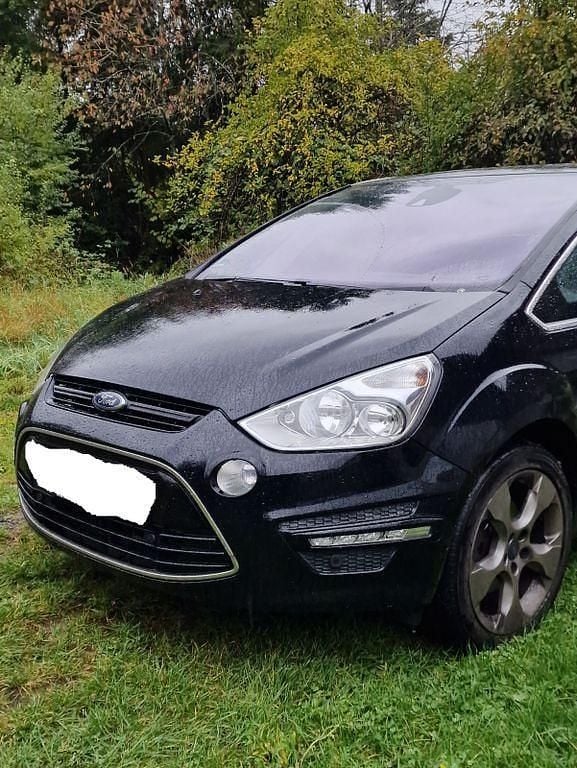 Schwarz Gebraucht 2011 Ford S-MAX Titanium Van / Kleinbus | 5.990 € (Guter Preis) - Bild 1/4