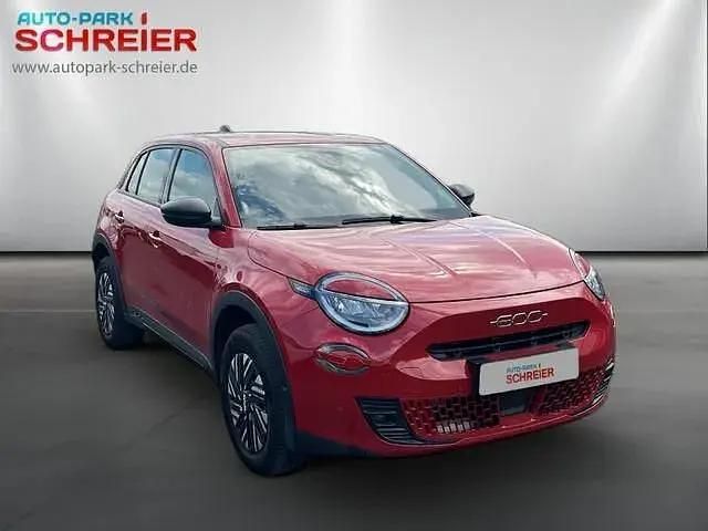 Gebraucht Fiat 600 101 PS (74 kW) 2024 Rot SUV