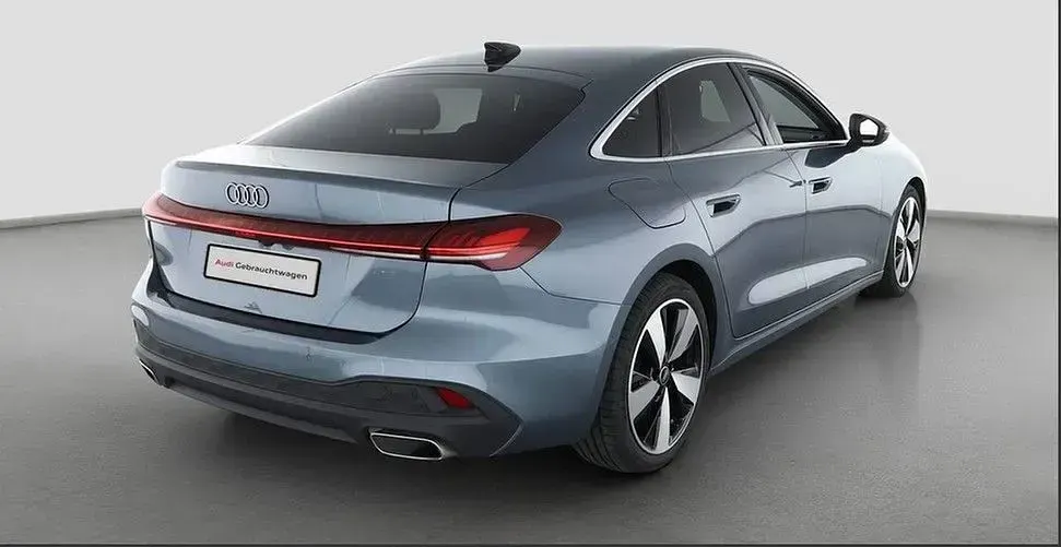 Gebraucht Audi A5 Sport 204 PS (150 kW) 2025 Horizontblau metallic Limousine