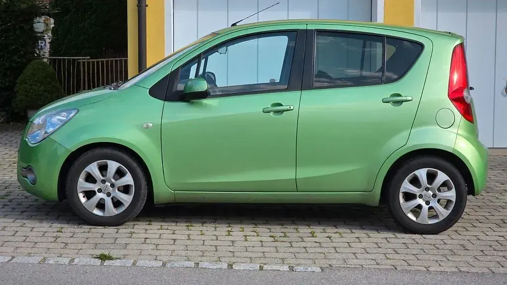 Gebraucht Opel Agila 65 PS (47 kW) 2009 Grün Kleinwagen