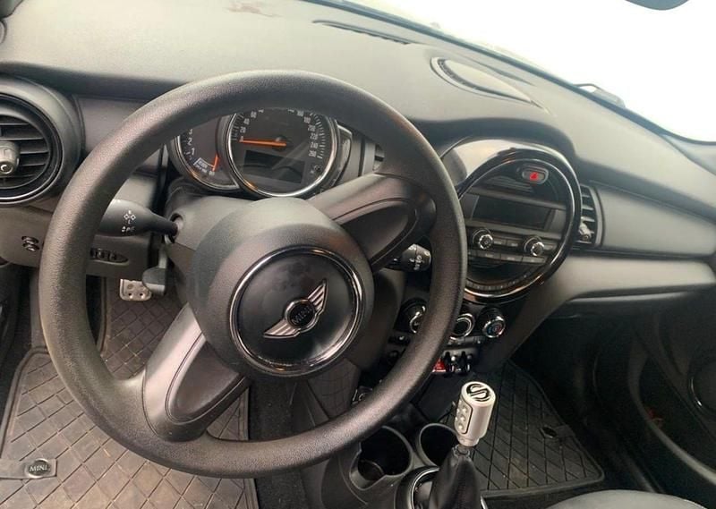 Usado Mini One D 95 HP (69 kW) 2017 Preto Citadino